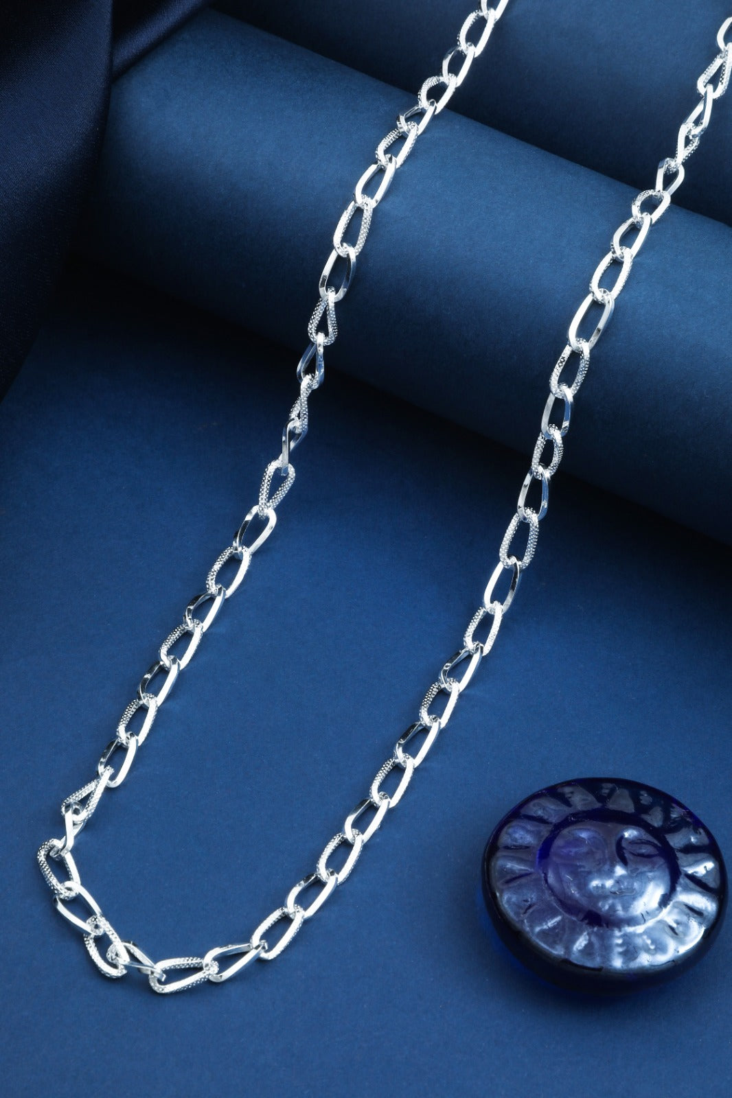 Stippled Oval Link Silver Chain