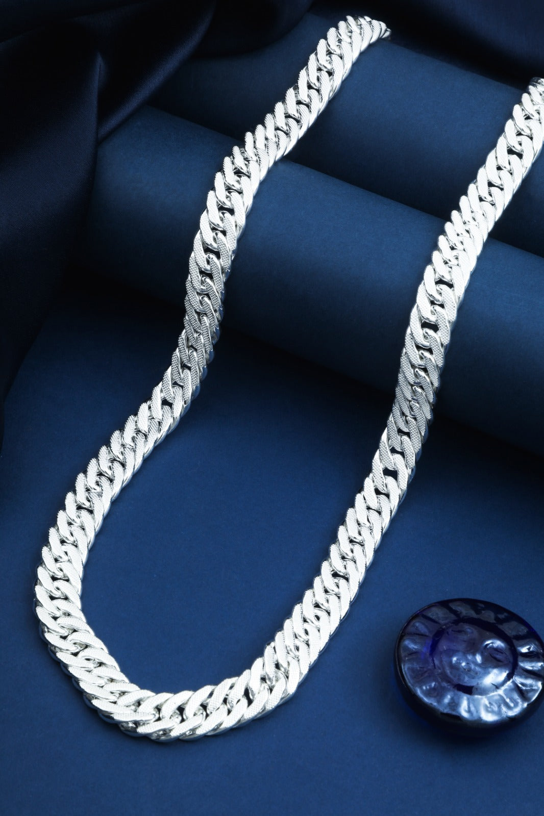 Broad Textured Curb Chain
