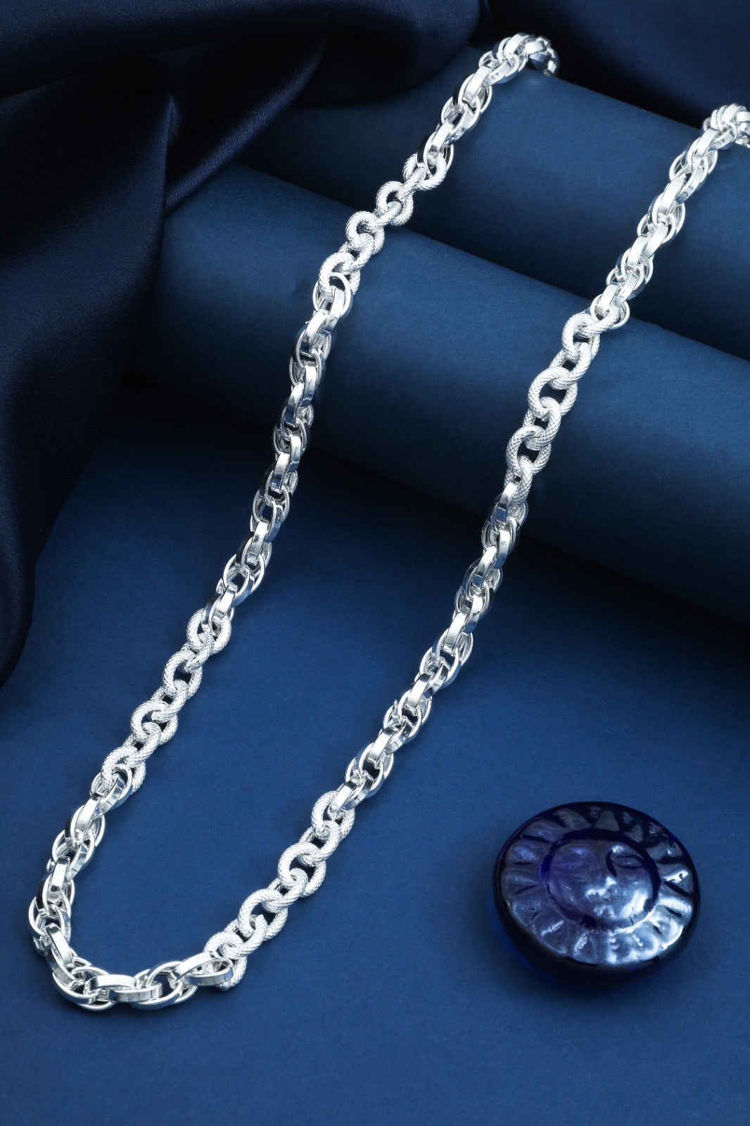 Alternating Satin-Link Chain